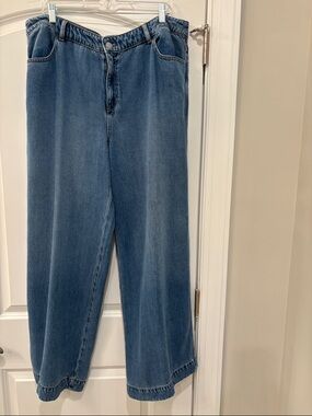 Talbots Classic Trouser -Leg Women's Jeans in Medium Blue Wash Never worn
